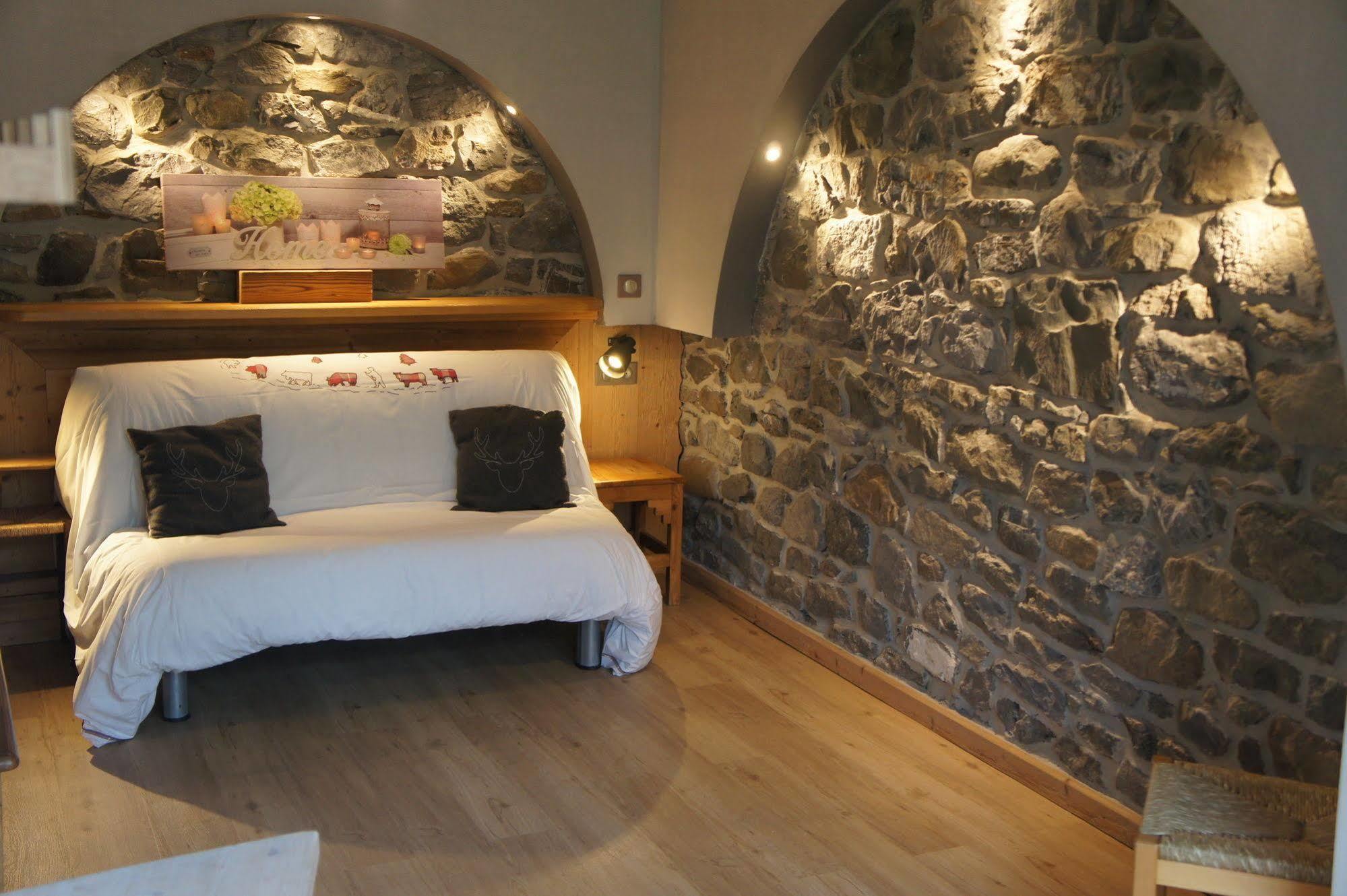 Le Morillon Hotel Luaran gambar